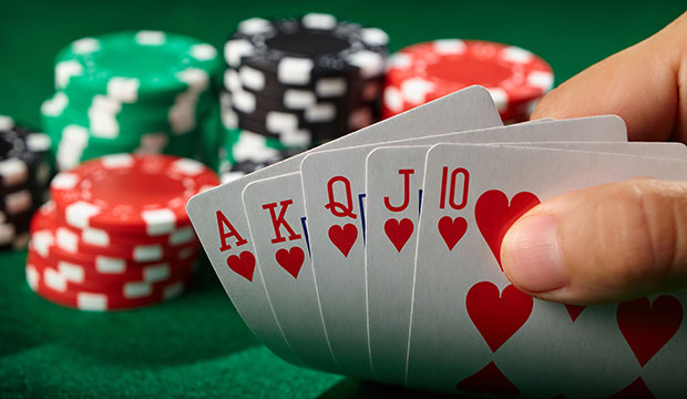 The Fascinating Universe of Online Poker: A First Look