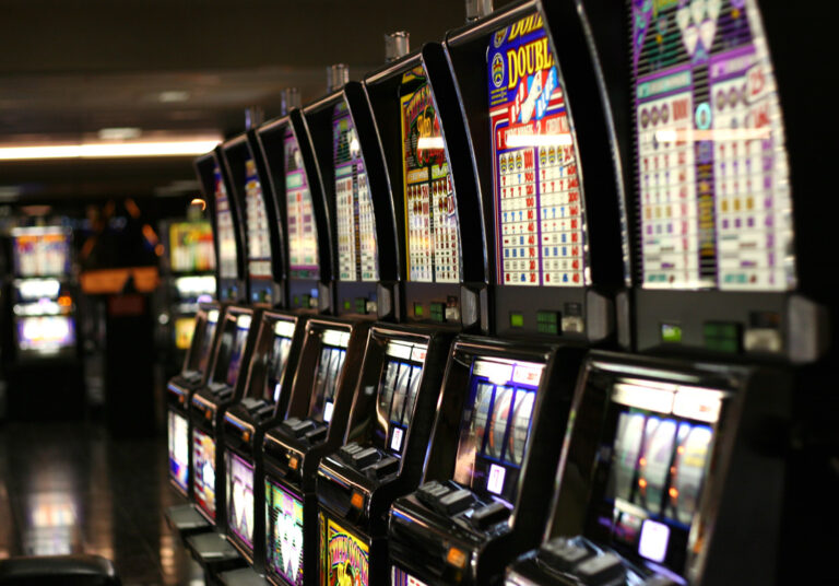 Evolution of Online Slot Games: From Classic to Modern