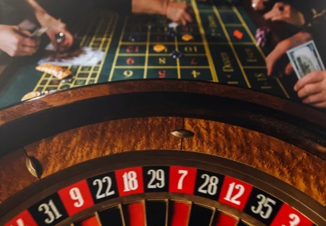 Rules Variations and Table Limits in Live Blackjack
